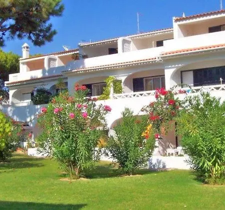 Sleeps 1 Air Con Wifi Daire
